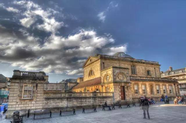 小编写完这条微信就请假去英国了,老板,这是我离英国最近的时刻