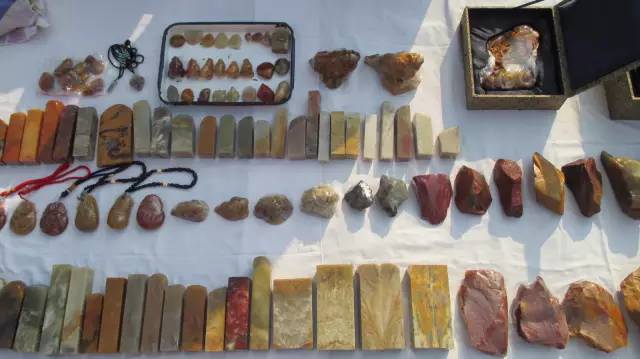 鍗氶泤鐭宠僵,鍗氶泤杞╁灞辩煶