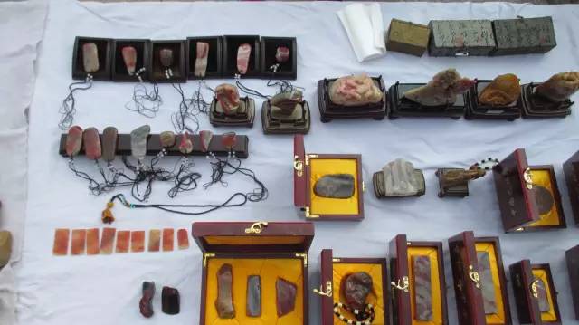 鍗氶泤鐭宠僵,鍗氶泤杞╁灞辩煶