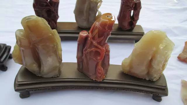 鍗氶泤鐭宠僵,鍗氶泤杞╁灞辩煶