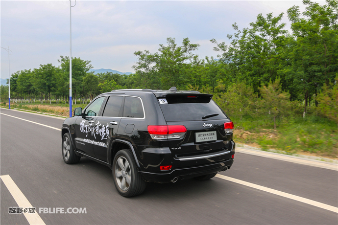 2013款jeep大切诺基改新款,全新换代jeep切诺基视频