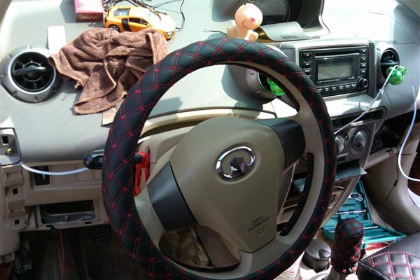 长城炫丽车内可以装氛围灯线,长城炫丽汽车室内装饰灯