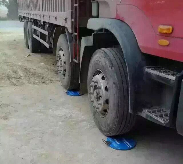 四轮定位和底盘定位哪个好,小车四轮定位多少公里定位一次