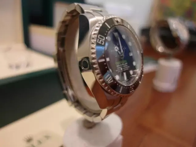 为什么买劳力士的人感觉是土豪 (一年之内连买三块劳力士什么水平)