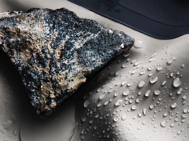 打个屁伞，真·青年就该披上雨衣起来嗨|潮物草坪