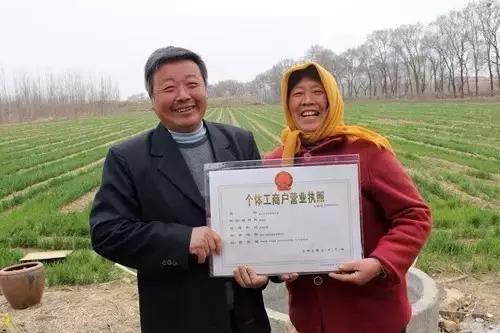 承包多少亩土地可以注册家庭农场,注册家庭农场注意点什么