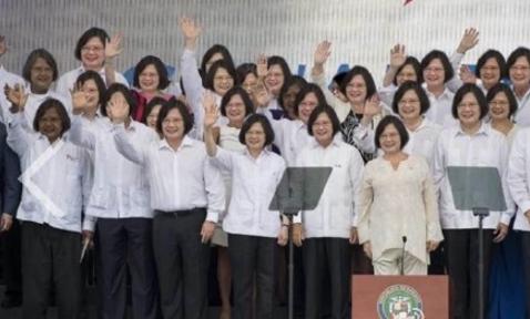 “重要位置”观礼靠P图?蔡英文“外交首秀”尴尬不止一点点