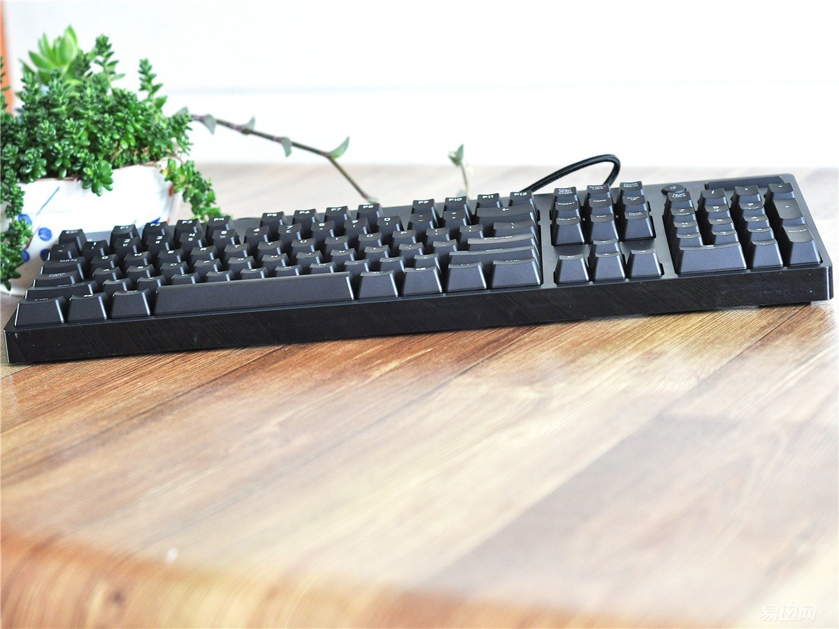 罗技g610青轴和海盗船k68青轴,罗技青轴键盘g610