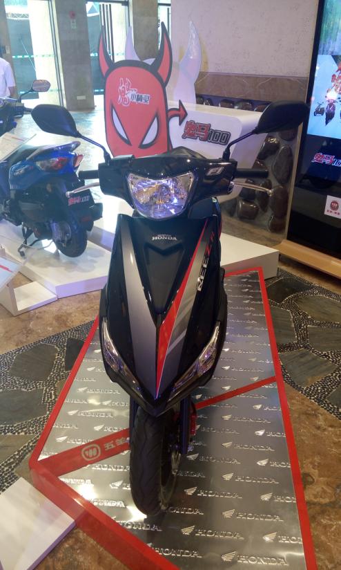 实在看不下去了,鬼马学生竟敢如此撩妹