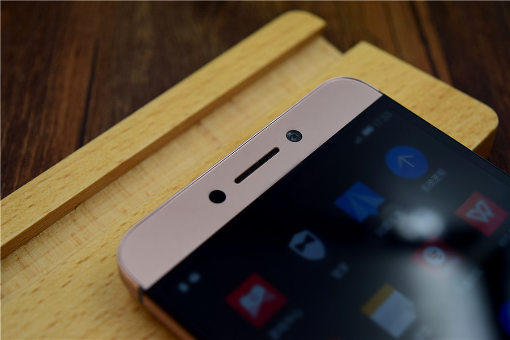 首创CDLA音频,号称“旗舰杀手”:乐2上手简评!