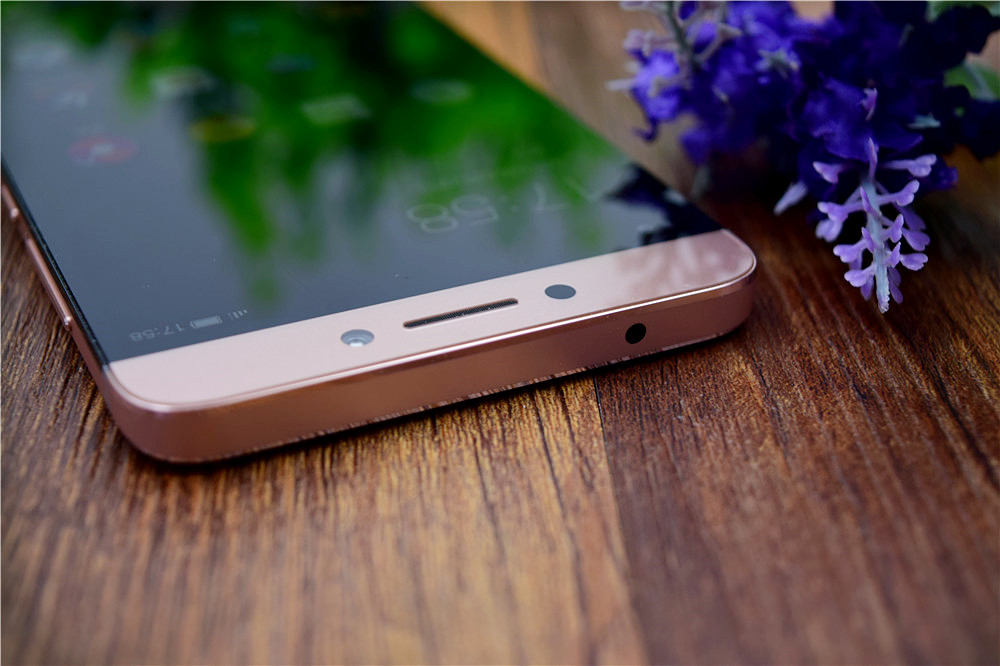 首创CDLA音频,号称“旗舰杀手”:乐2上手简评!