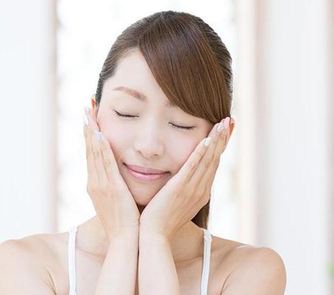 护肤品过敏可以用盐水洗脸吗,皮肤过敏用盐水洗脸有效吗