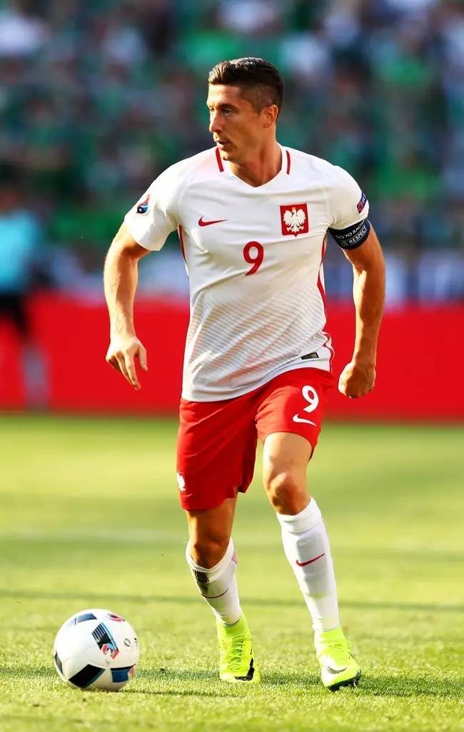 欧洲杯球星穿的球鞋,2021欧洲杯身价最贵队