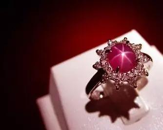 浪漫的星光宝石，实现每个女人的公主梦，不败家，能升值！