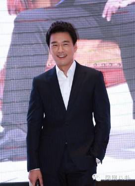 花10万订做西装，收入一半买雪茄！有一种霸道总裁叫做王耀庆