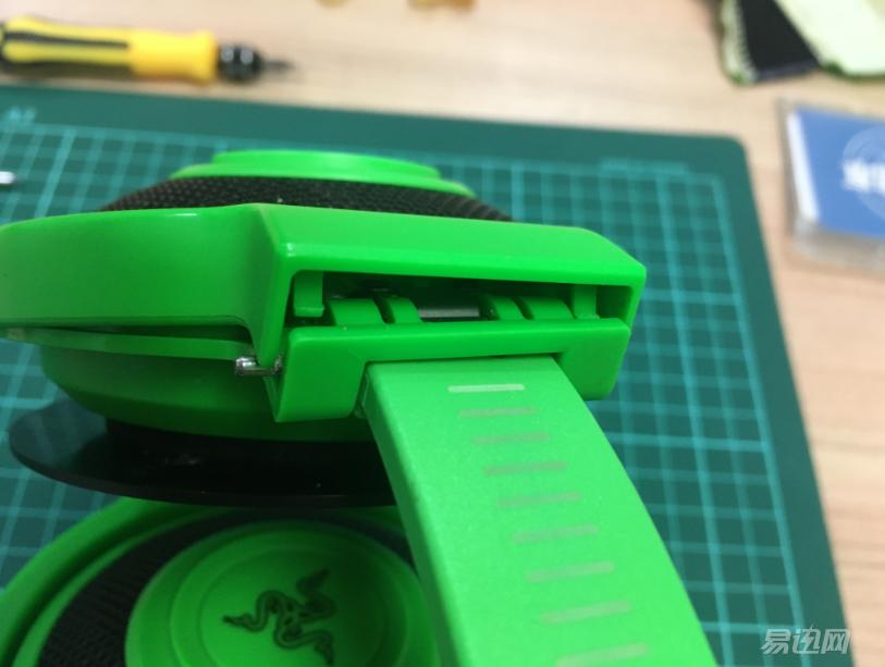 耳机外面的橡胶套烂了修复,耳机套烂了怎么换