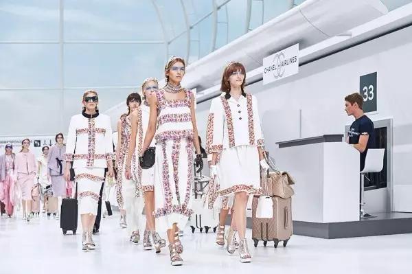 拉什么行李箱就知道你是哪个level的职场人？