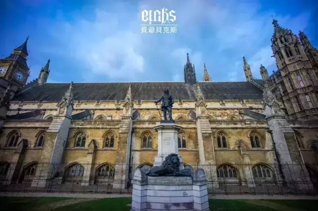 小编写完这条微信就请假去英国了,老板,这是我离英国最近的时刻