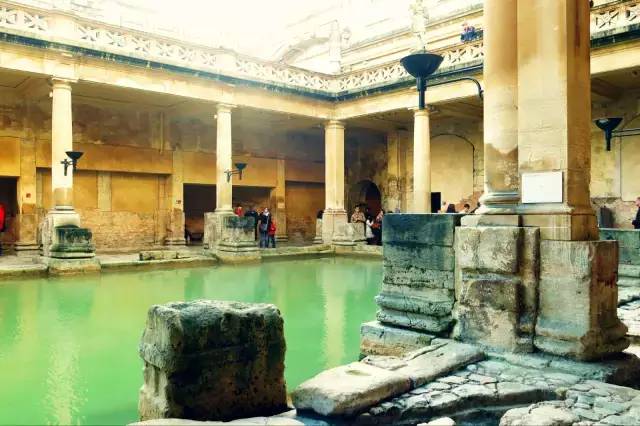 小编写完这条微信就请假去英国了,老板,这是我离英国最近的时刻