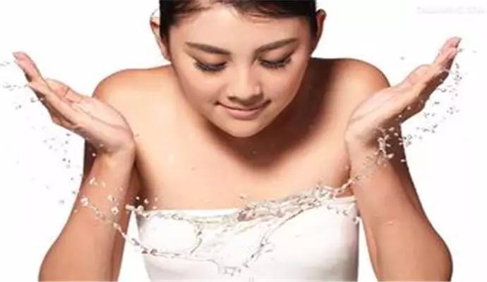 妖魔闭口猖獗的季节，打响毛孔大作战！