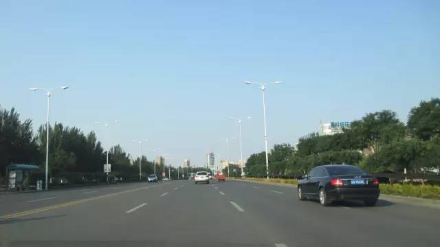 鍗氶泤鐭宠僵,鍗氶泤杞╁灞辩煶