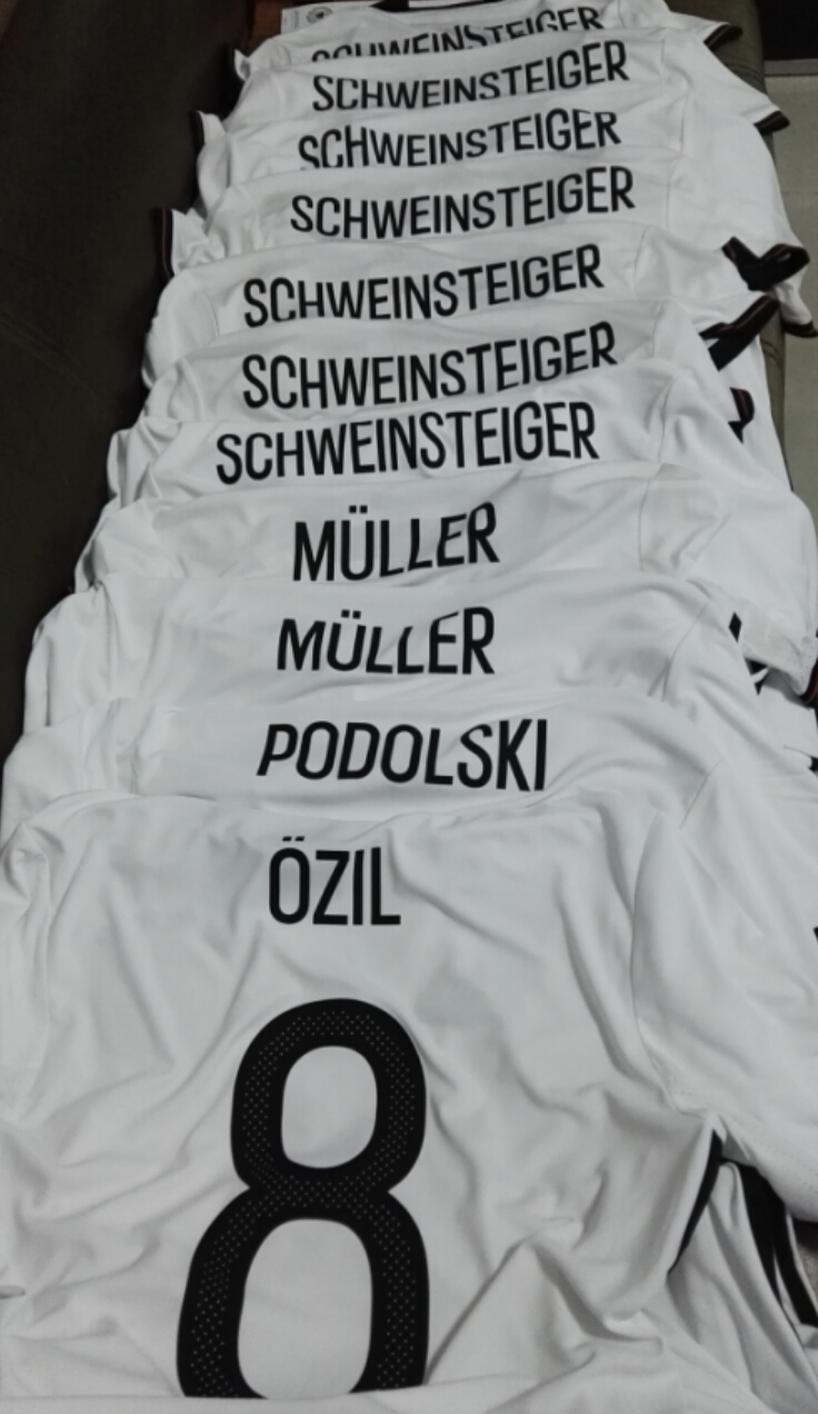 球衣穿久了,印号总会黏黏糊糊的甚至掉下来,这究竟怎么破?