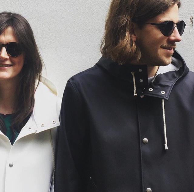 打个屁伞，真·青年就该披上雨衣起来嗨|潮物草坪