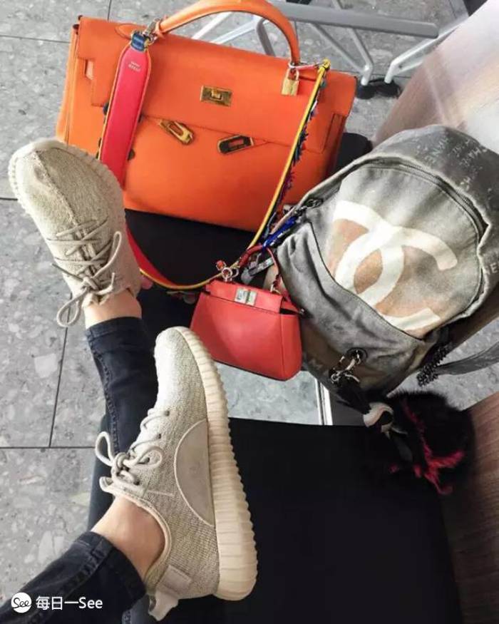 100个值得买的包包品牌,今年很流行宽肩带包包