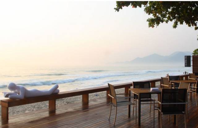 这个20年前无人知晓的小岛，现在竟然成为穷尽想象的魅惑之地！