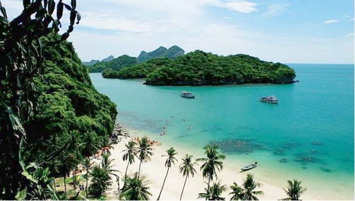 这个20年前无人知晓的小岛，现在竟然成为穷尽想象的魅惑之地！