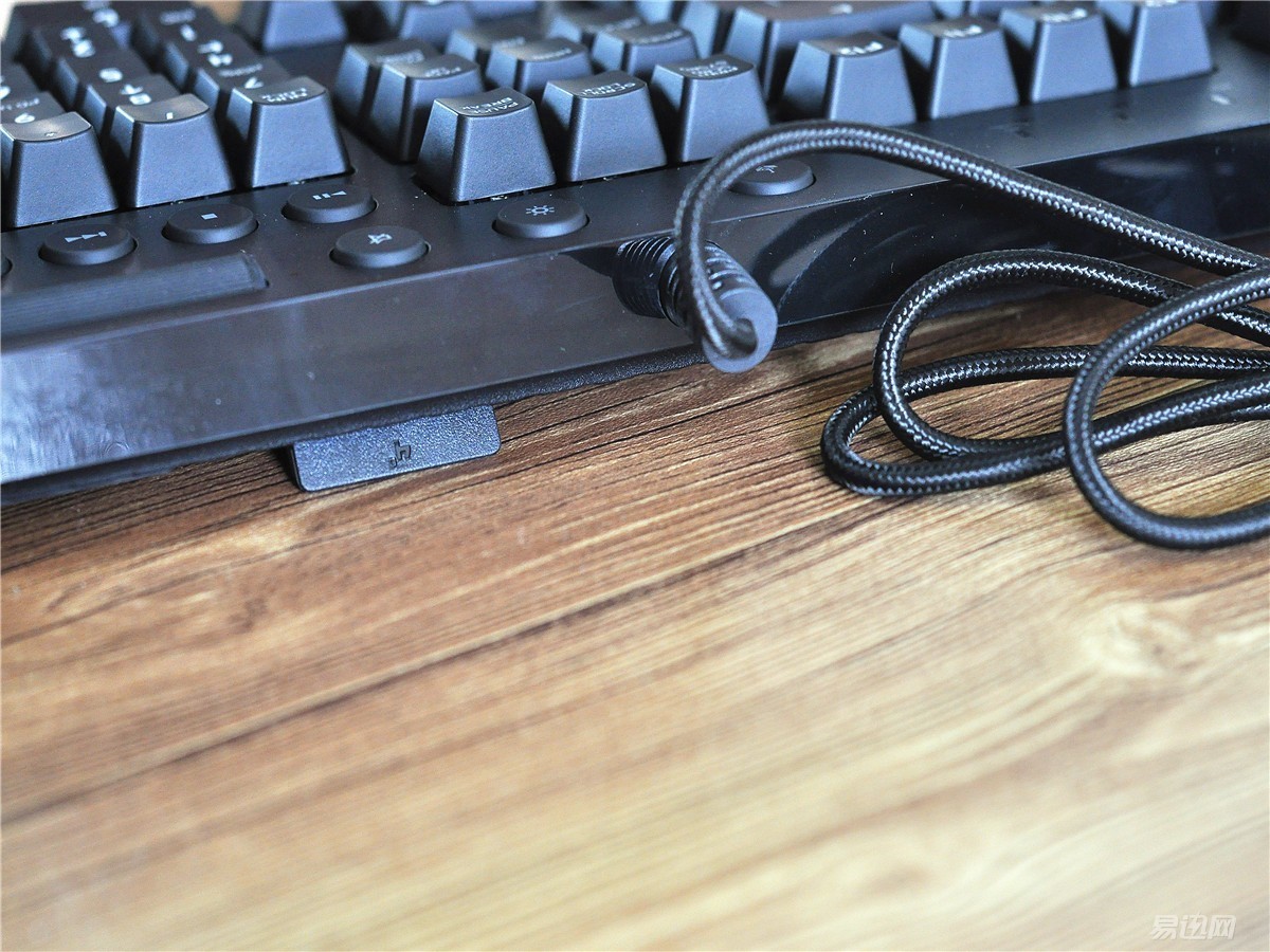 罗技g610青轴和海盗船k68青轴,罗技青轴键盘g610