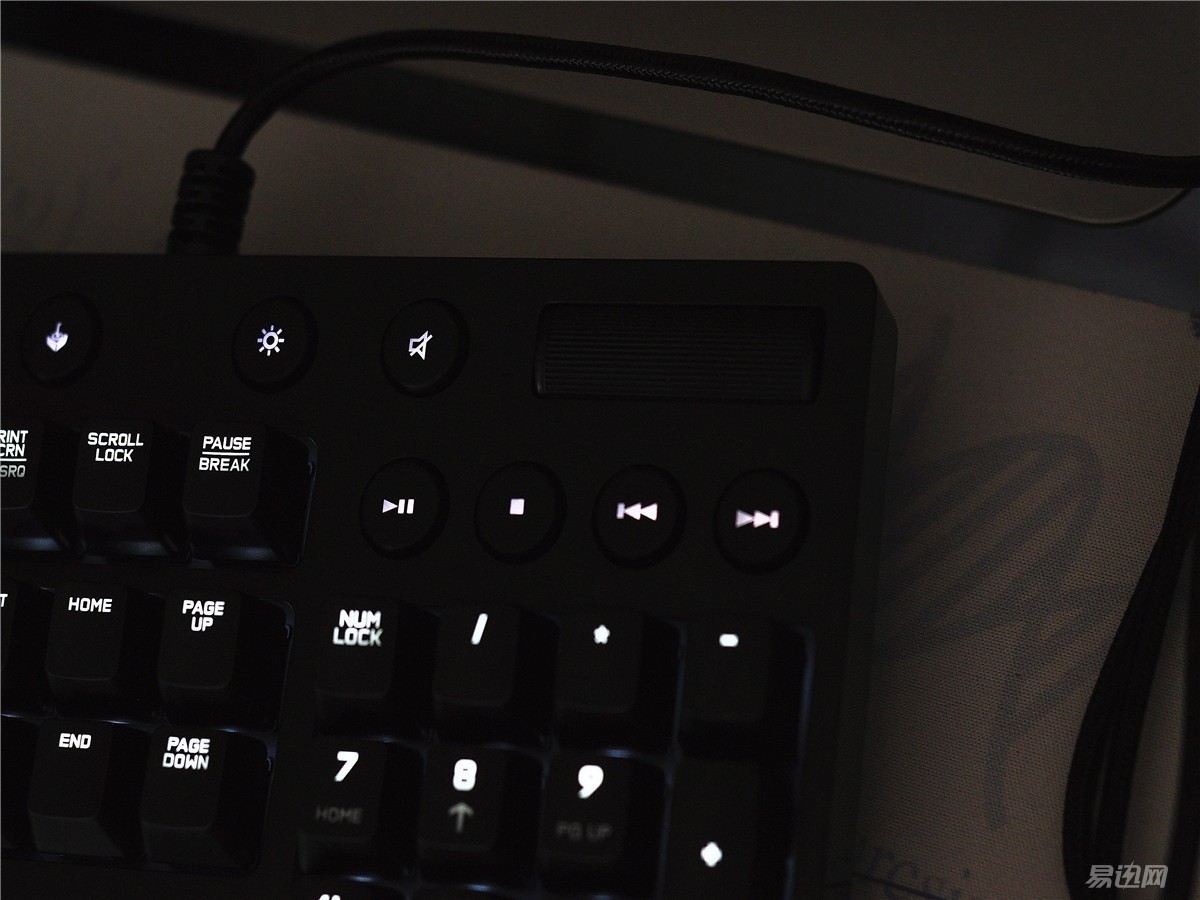 罗技g610青轴和海盗船k68青轴,罗技青轴键盘g610