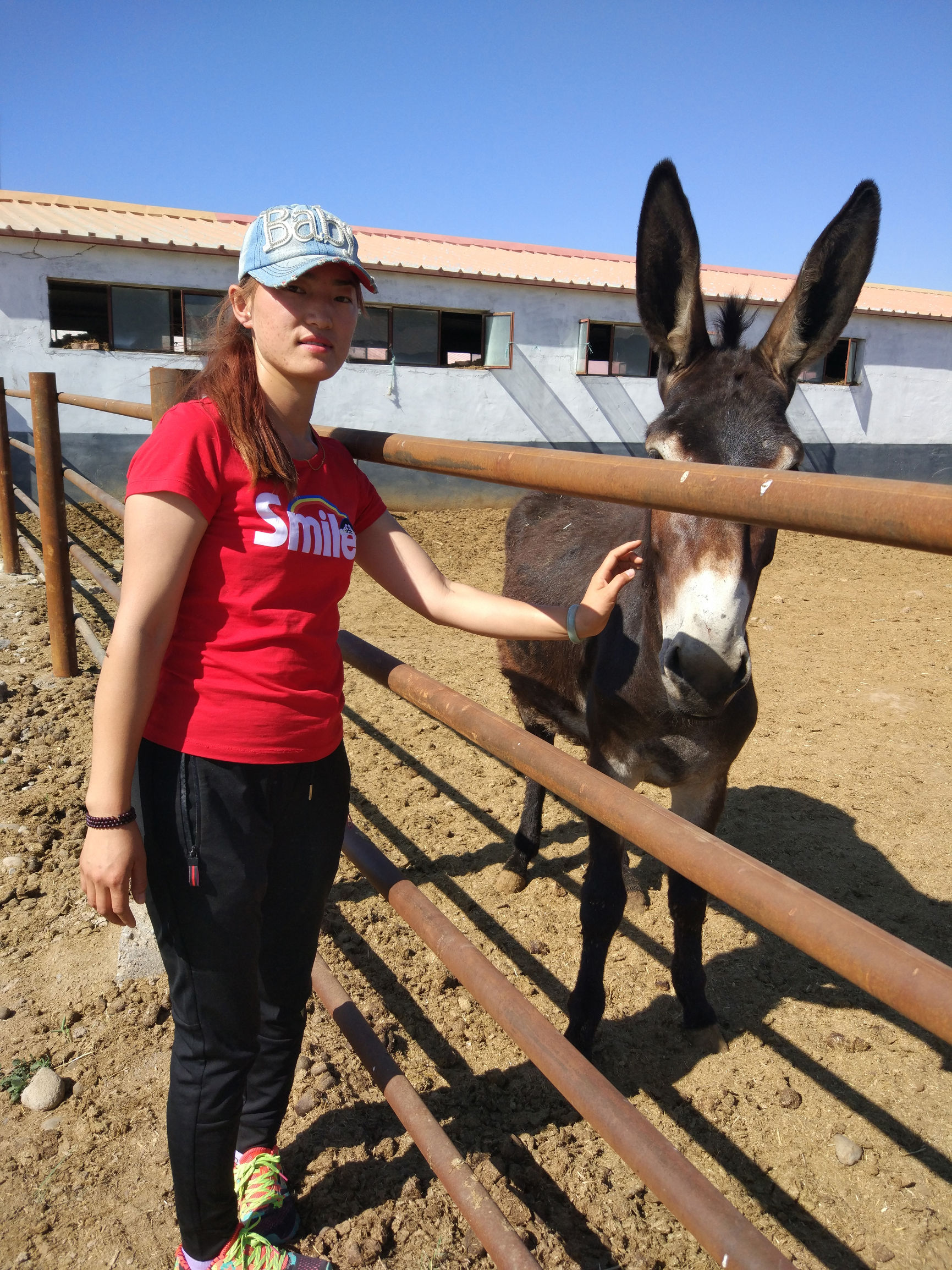 甘肃农村女孩进城当服务员,甘肃酒泉肃州区80后女人抖音