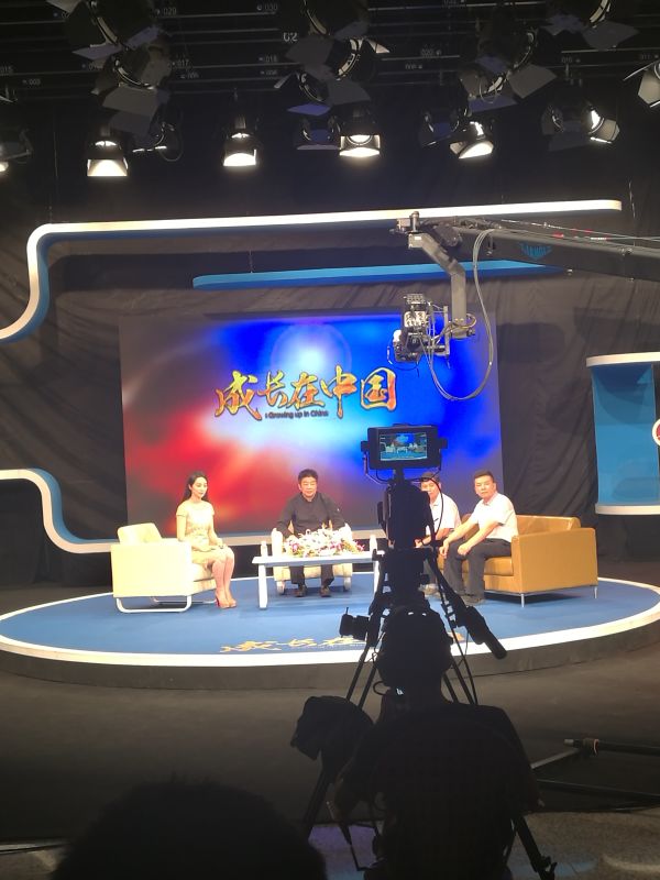 冯军举拳呐喊：决不能让诚信者吃亏上当让假冒伪劣横行霸道