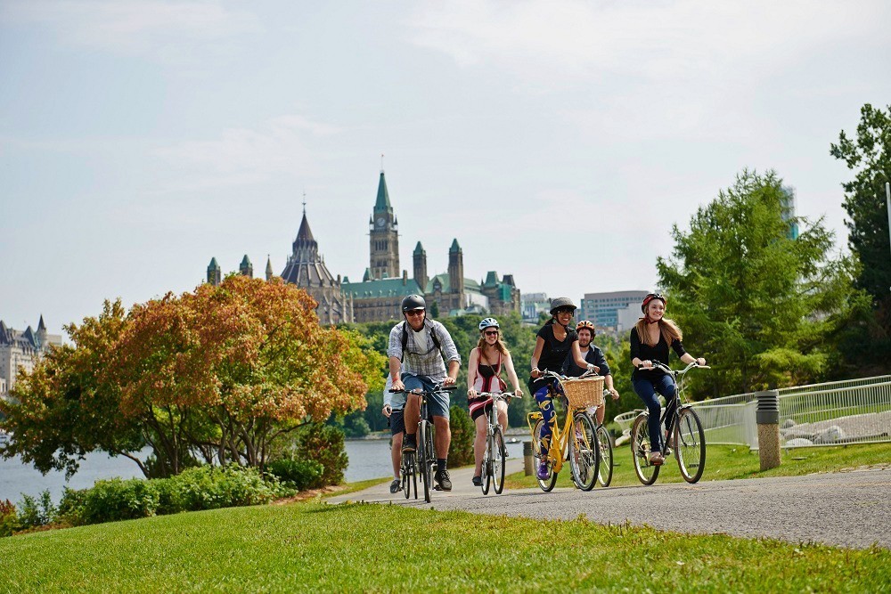 加拿大国庆日特鲁多,canada加拿大国庆日