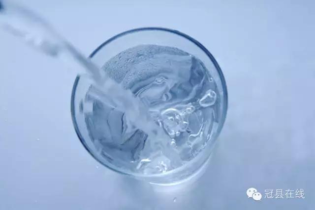 高架桥断裂,吃西瓜减肥,喝“阴阳水”可能中毒?真相原来是这