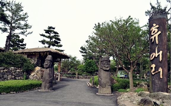 流年济州岛石头爷爷与泰迪熊的邂逅