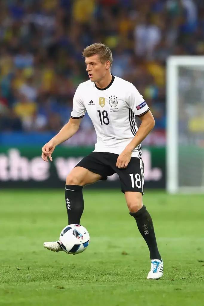 欧洲杯球星穿的球鞋,2021欧洲杯身价最贵队