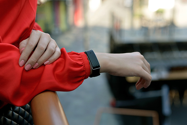 买一个小米手环有什么用,买1元的手环