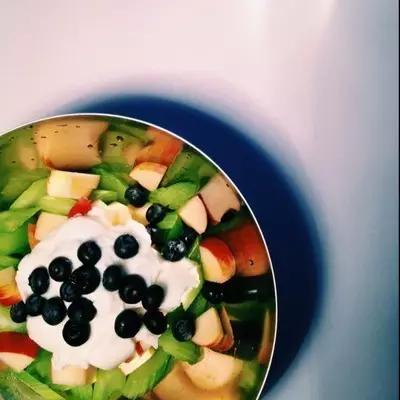 酸奶是疯了么、和谁都能有一腿、这么*交滥**真的好么?