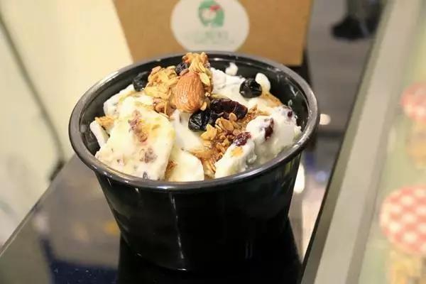 酸奶是疯了么、和谁都能有一腿、这么*交滥**真的好么?