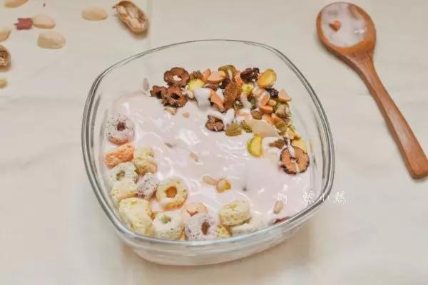 酸奶是疯了么、和谁都能有一腿、这么*交滥**真的好么?