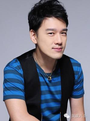 花10万订做西装，收入一半买雪茄！有一种霸道总裁叫做王耀庆