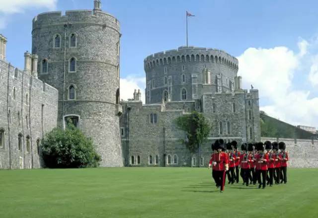 小编写完这条微信就请假去英国了,老板,这是我离英国最近的时刻