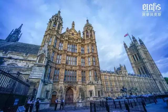 小编写完这条微信就请假去英国了,老板,这是我离英国最近的时刻