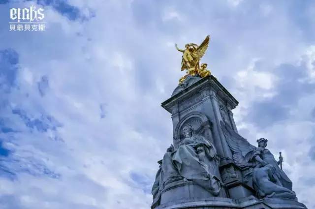 小编写完这条微信就请假去英国了,老板,这是我离英国最近的时刻