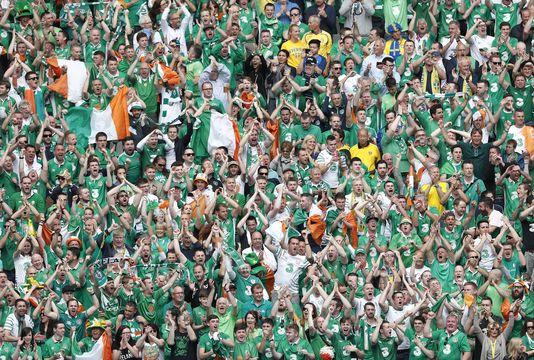 爱尔兰球迷发声,爱尔兰球迷感动世界