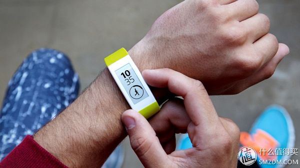 本地音乐智能手环值得买,智能手环和智能手表哪个值得买