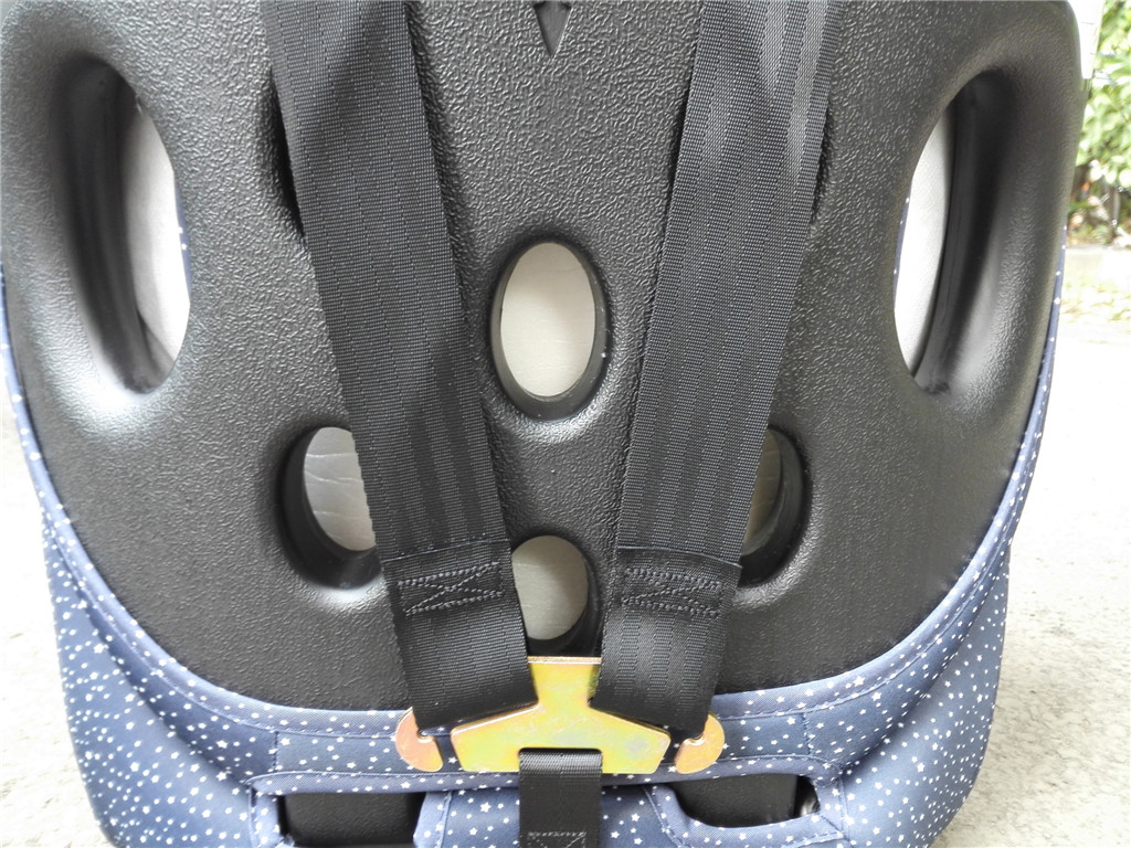 儿童安全座椅安装视频,儿童安全座椅装哪个位置