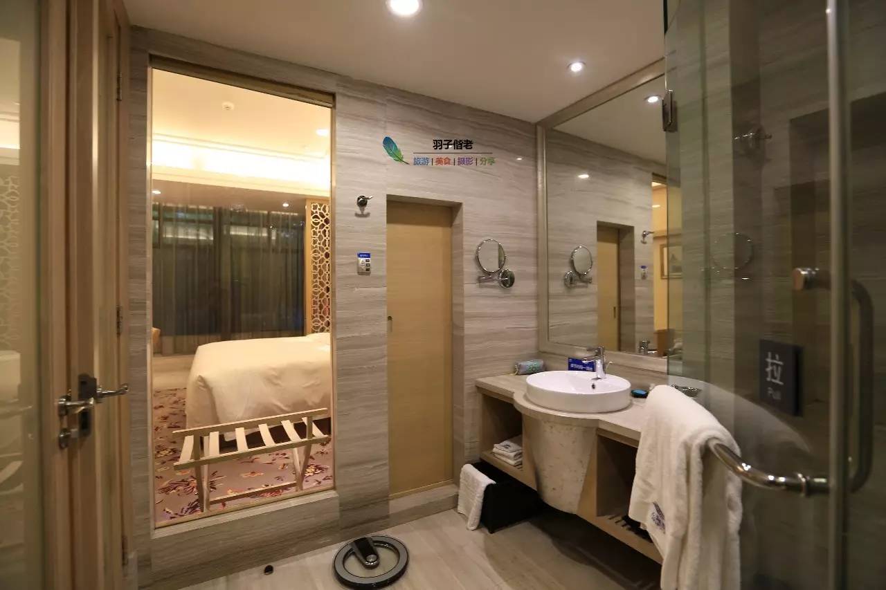 水世界冰雪嘉年华,水狂欢水世界多少钱